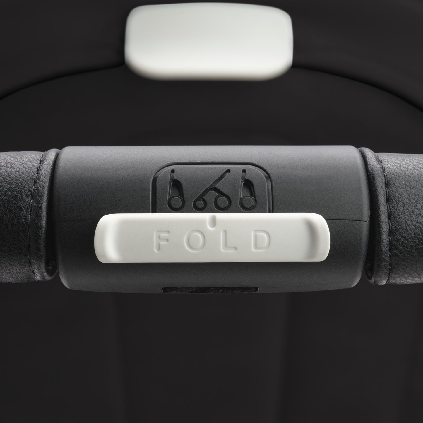 Foldable black Bugaboo Dragonfly stroller – compact design for city life