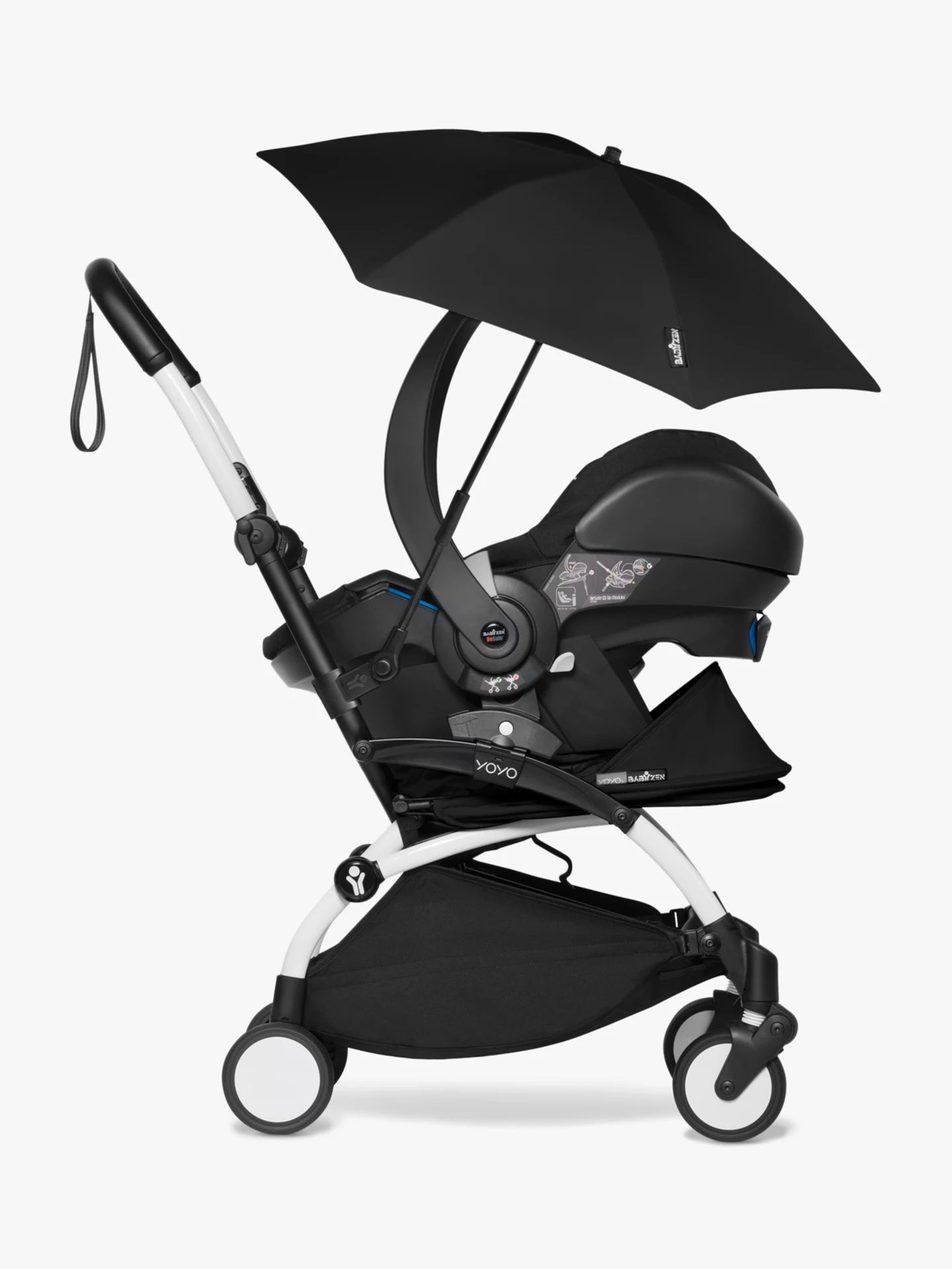 Stokke babyzen yoyo parasol in black, a sleek official parasol that easily attaches to the YOYO frame. It can be easily attached and removed, making it perfect for attaching whilst on the move and protecting your child from the sun as it protects up SPF50 Available to hire from Thursdays Child Rental.