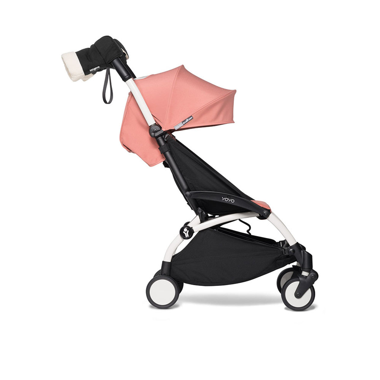 Stokke YOYO Mittens for YOYO and YOYO² strollers, warm and water-resistant hand warmers that attach to stroller handlebar – ideal for winter strolls, available for rental