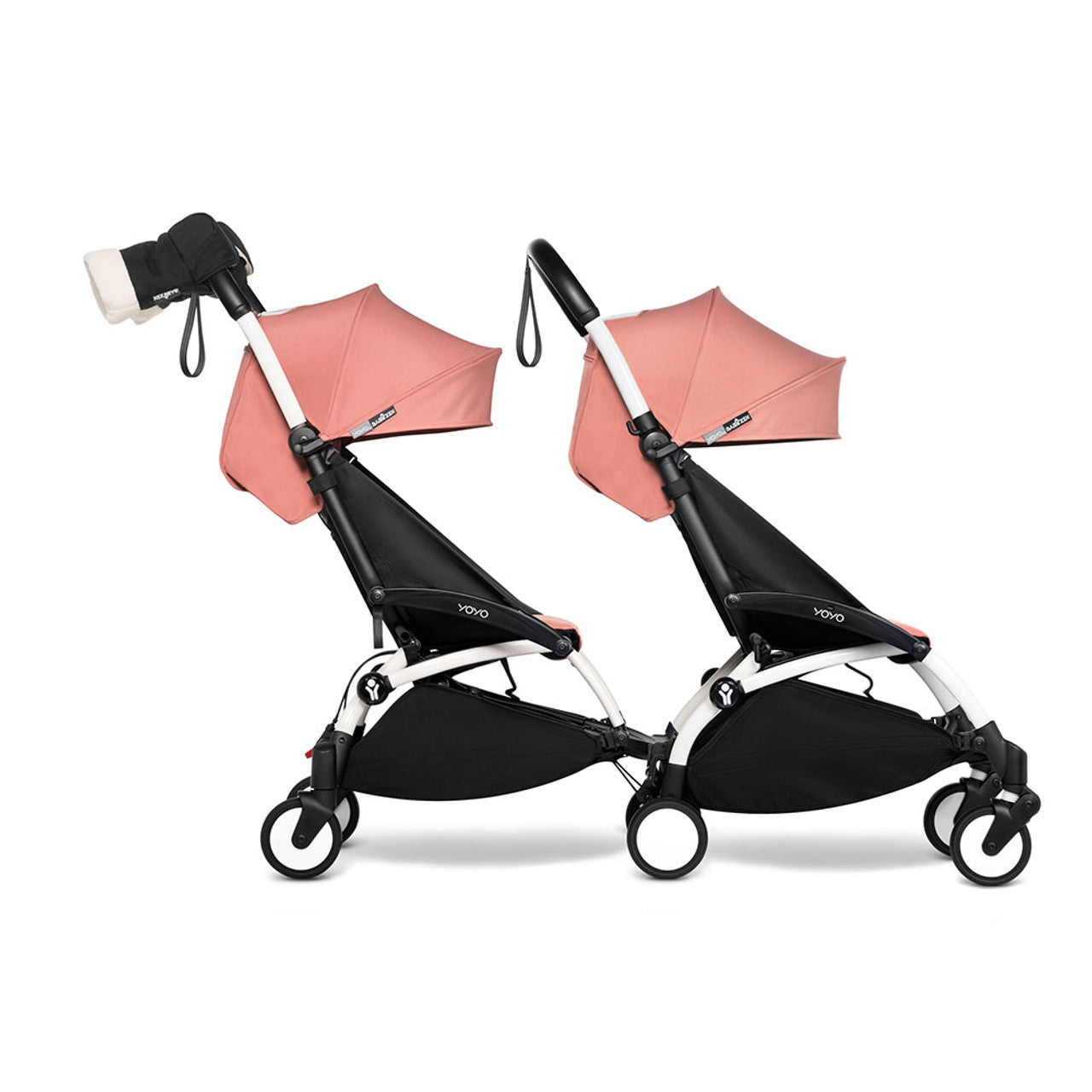 Stokke YOYO Mittens for YOYO and YOYO² strollers, warm and water-resistant hand warmers that attach to stroller handlebar – ideal for winter strolls, available for rental