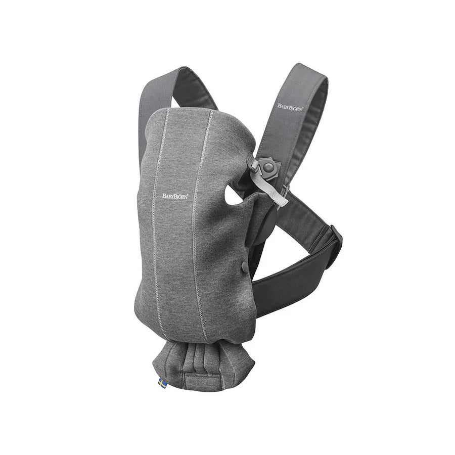 BabyBjörn Mini baby carrier for newborns, soft and ergonomic front carrier ideal for short trips and newborn bonding – available for rent