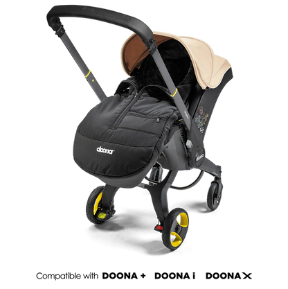 Doona X Footmuff with soft lining and weather-resistant exterior.